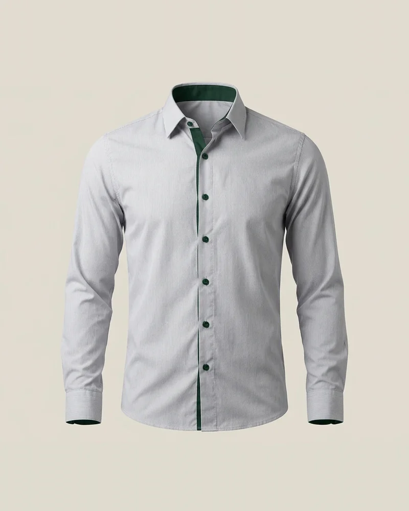 Camisa social cinza-clara de manga longa com detalhes em verde-escuro na gola, na carcela e no punho